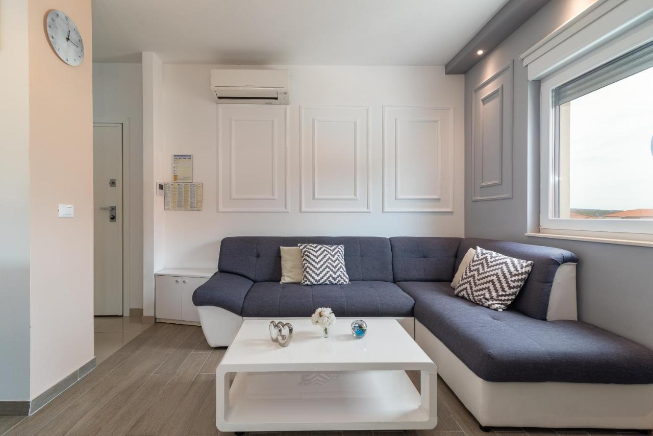 Apartman Lorena Trogir Exterior photo