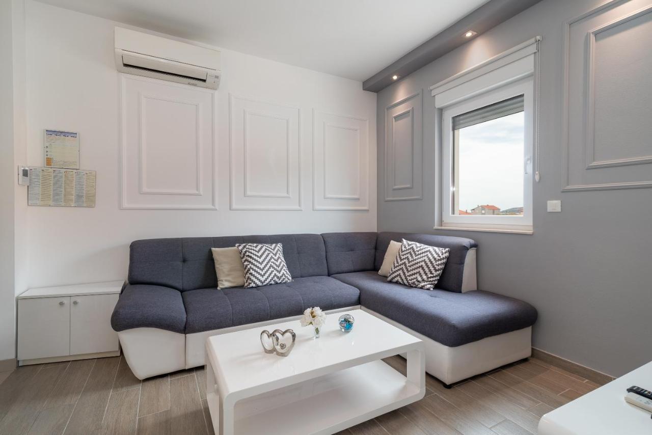 Apartman Lorena Trogir Exterior photo